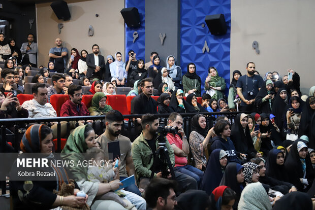 برگزاری جشن امضای کتاب «نیست» اثر فاضل نظری در مشهد