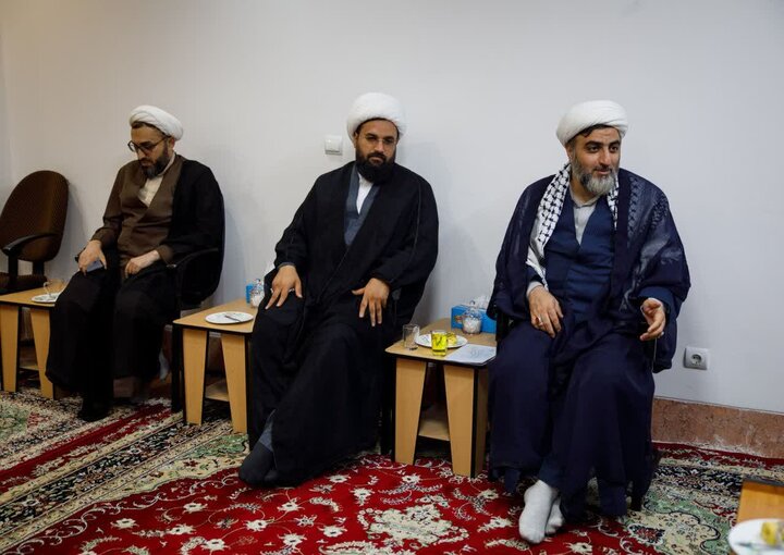 قرآن در متن زندگی مردم؛ اولویت با تولید برنامههایی مانند «محفل» است