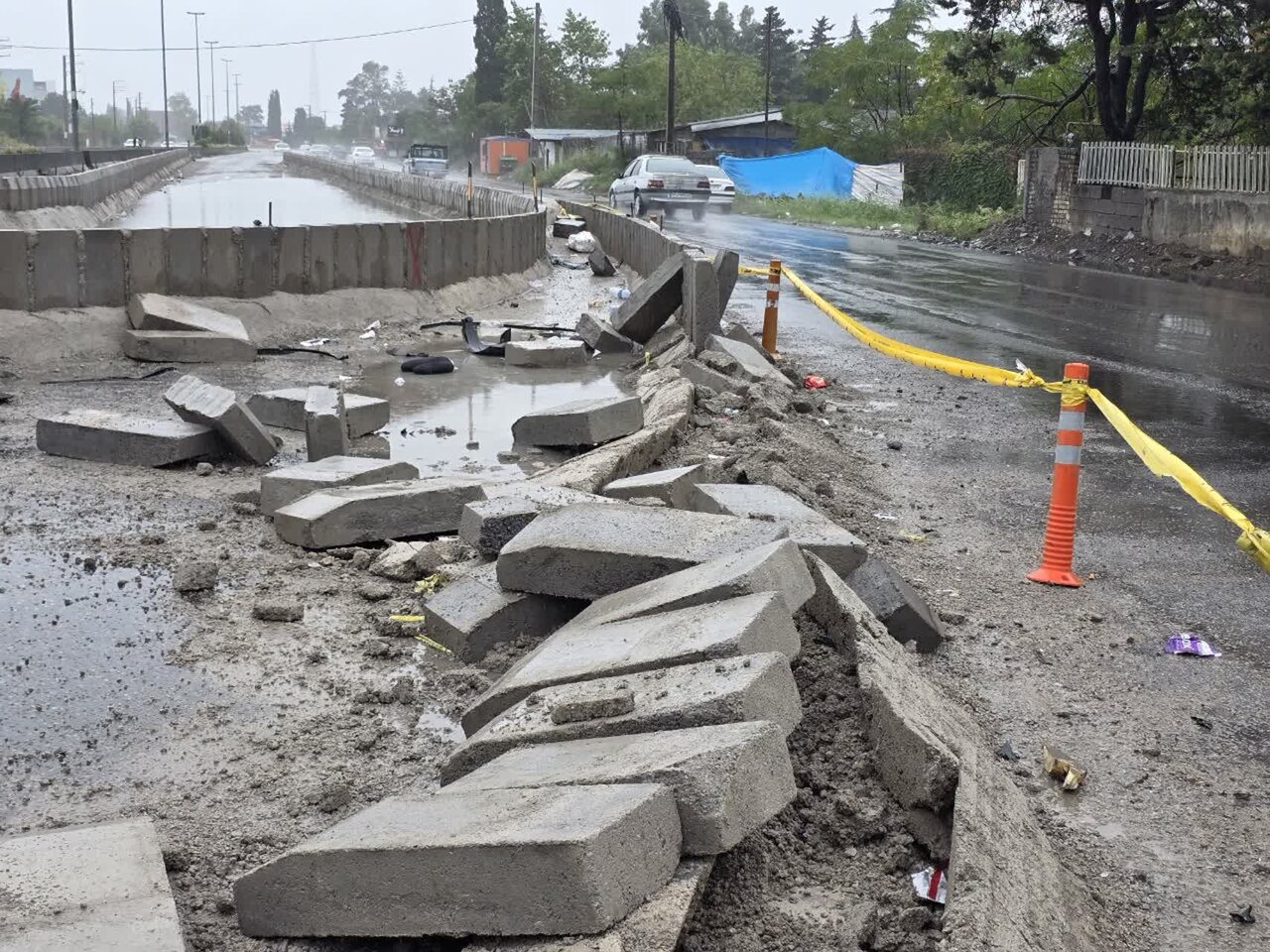 دوربرگردان دریاپشته رامسر لنگ چراغ خطر و قرمز!