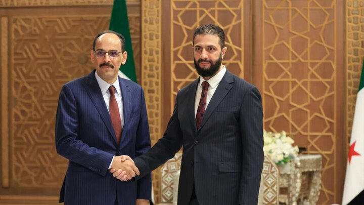 گێڕانەوەی گوماناوی دیداری ئەحمەد شەرع لەگەڵ سەرۆکی میتی تورکیا