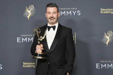 هالیوودی‌ها در واکنش به تعلیق برنامه جیمی کیمل ترامپ را نشانه گرفتند