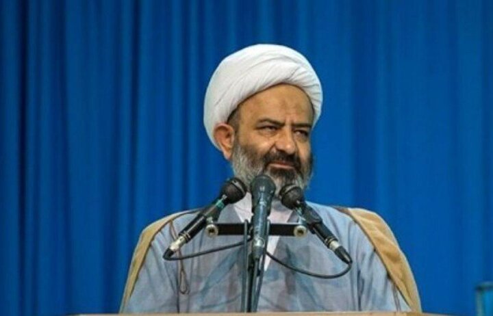 رهاورد دفاع مقدس وحدت ملی و مقاومت در مقابل هجمههای دشمنان است
