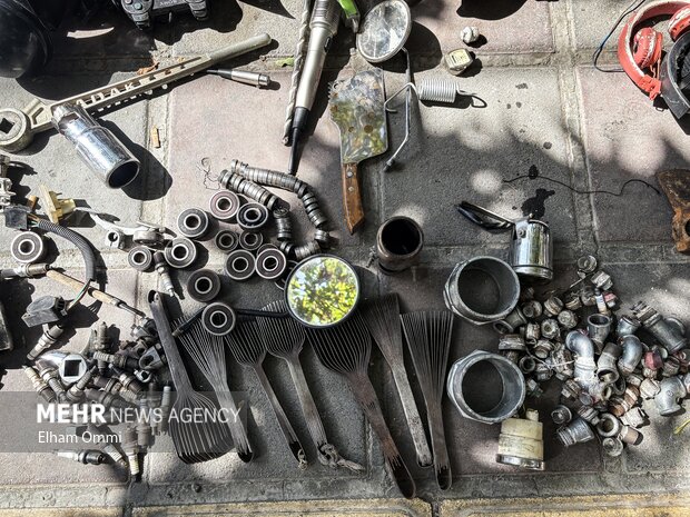 جمعه‌بازار انقلاب سنندج؛ دنیایی از کالاهای قدیمی و دست‌دوم