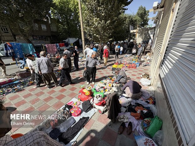 جمعه‌بازار انقلاب سنندج؛ دنیایی از کالاهای قدیمی و دست‌دوم