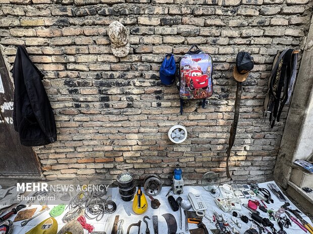جمعه‌بازار انقلاب سنندج؛ دنیایی از کالاهای قدیمی و دست‌دوم
