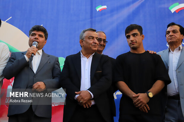 استقبال از احمد جوان نایب‌قهرمان کشتی جهان