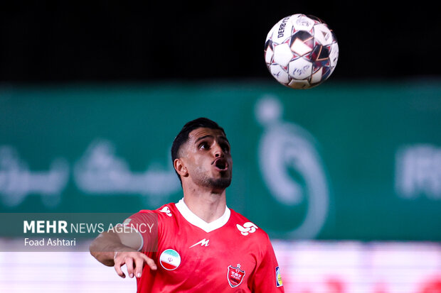 دیدار فوتبال تیم‌های چادرملو و پرسپولیس