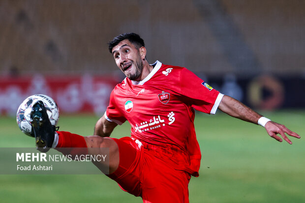 دیدار فوتبال تیمهای چادرملو و پرسپولیس 25