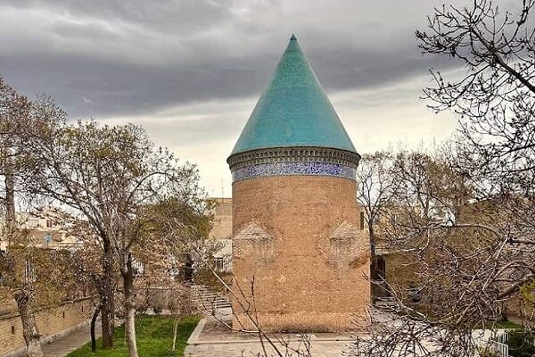 قزوین پایتخت خاموش ادبیات ایران؛ صدای شاعران این دیار هنوز جاری است