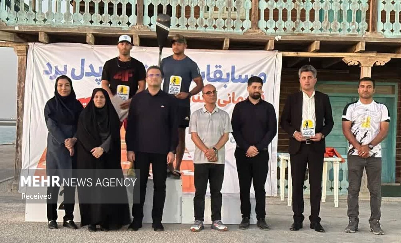 مسابقات قهرمانی «پدل‌برد» در بوشهر برگزار شد