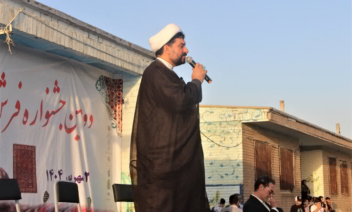 تأکید نمایندگان ملایر بر لزوم برنامهریزی و حمایت از هنرمندان بومی تأکید نمایندگان ملایر بر لزوم برنامهریزی و حمایت از هنرمندان بومی