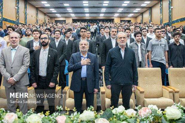 تجلیل از مدال آوران المپیاد 2025 3