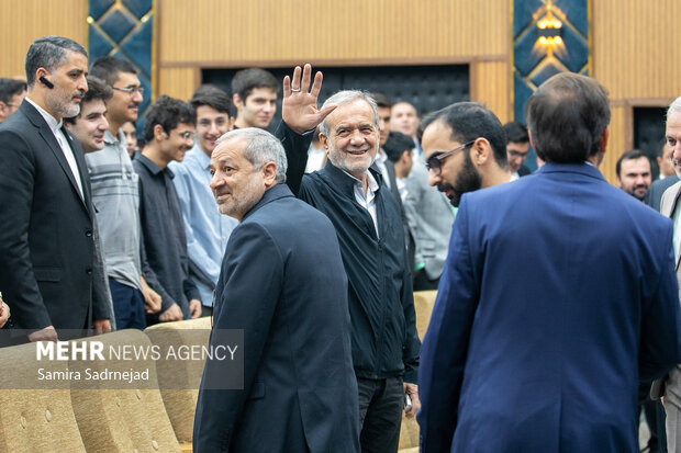 تجلیل از مدال آوران المپیاد 2025 2