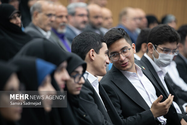تجلیل از مدال آوران المپیاد 2025 9