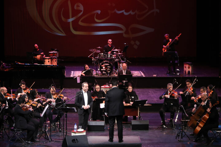 نوجوان ۱۵ ساله در تالار وحدت خواند؛ کنسرت «چکاوک» برگزار شد