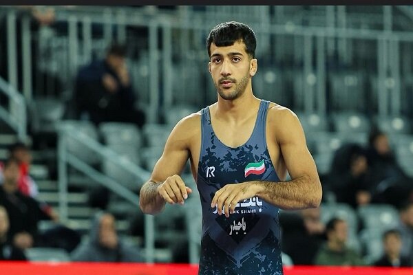 کشتکار قهرمان جهان را در هم کوبید و به نیمه نهایی رسید