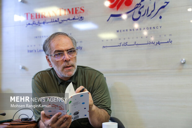 عاشقانههای بعد از ۵۲ سالگی در «توجه»؛ دیگر غزل چاپ نمیکنم!