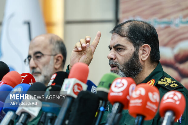 نشست خبری رئیس ستاد گرامیداشت هفته دفاع مقدس 12