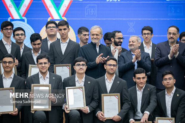 تجلیل از مدال آوران المپیاد ۲۰۲۵