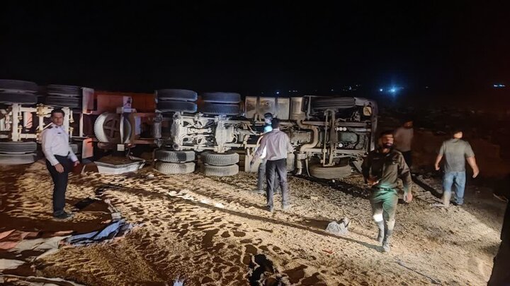 تصادف مرگبار در محور اراک ـ قم پنج فوتی و مصدوم بر جای گذاشت