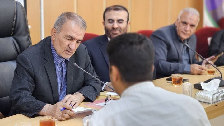 بررسی مشکلات ۲۰ کهگیلویه و بویراحمدی در دیدار با استاندار