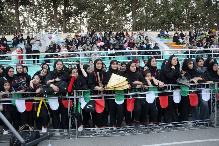 سومین جشنواره و نمایشگاه خانواده ورزش در مشهد آغاز شد سومین جشنواره و نمایشگاه خانواده ورزش در مشهد آغاز شد