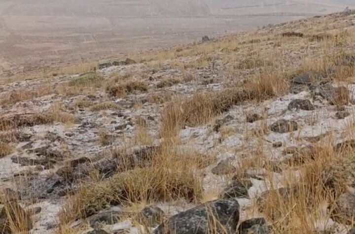 بارش برف در روستای میاب مرند
