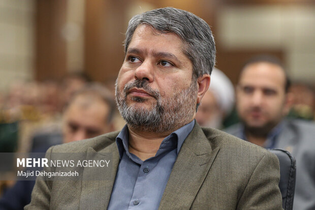 حسنپور: یک قبضه سلاح وینچستر و کلت از تروریستهای مسلح در یزد کشف شد حسنپور: یک قبضه سلاح وینچستر و کلت از تروریستهای مسلح در یزد کشف شد