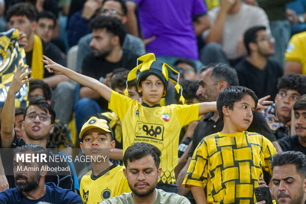 لیگ برتر فوتبال - سپاهان و تراکتور 5