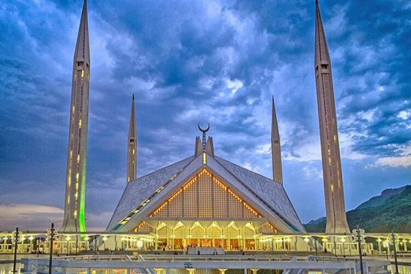 مسجدی با الهام از ساختار خیمه‌های بادیه‌نشین و خطوط هندسی کعبه