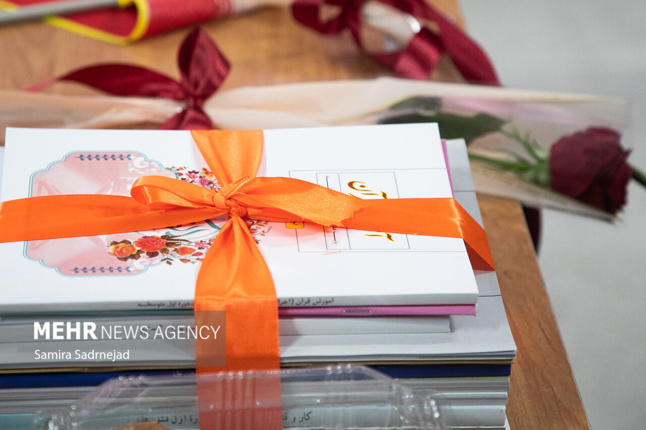 مولفان کتب درسی لطفا زیر نکات مهم خط بکشند!