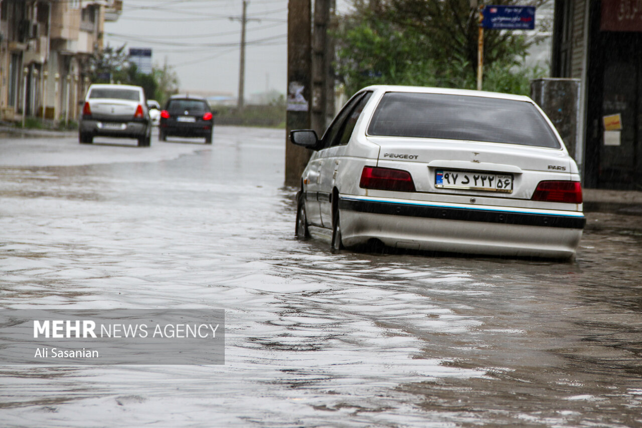 بیشترین بارش ها در آستارا و لنگرود؛ تمامی معابر شهری و روستایی باز است بیشترین بارش ها در آستارا و لنگرود؛ تمامی معابر شهری و روستایی باز است