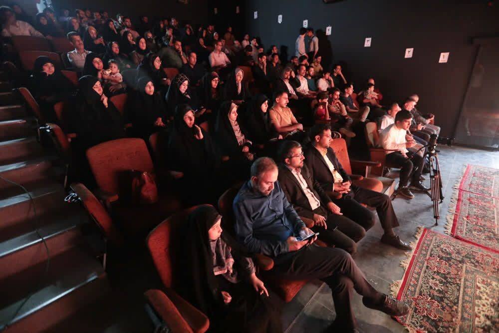 اکران مستند «آوار جان» در یزد؛ نگاهی انتقادی به حادثه تلخ معدن طبس