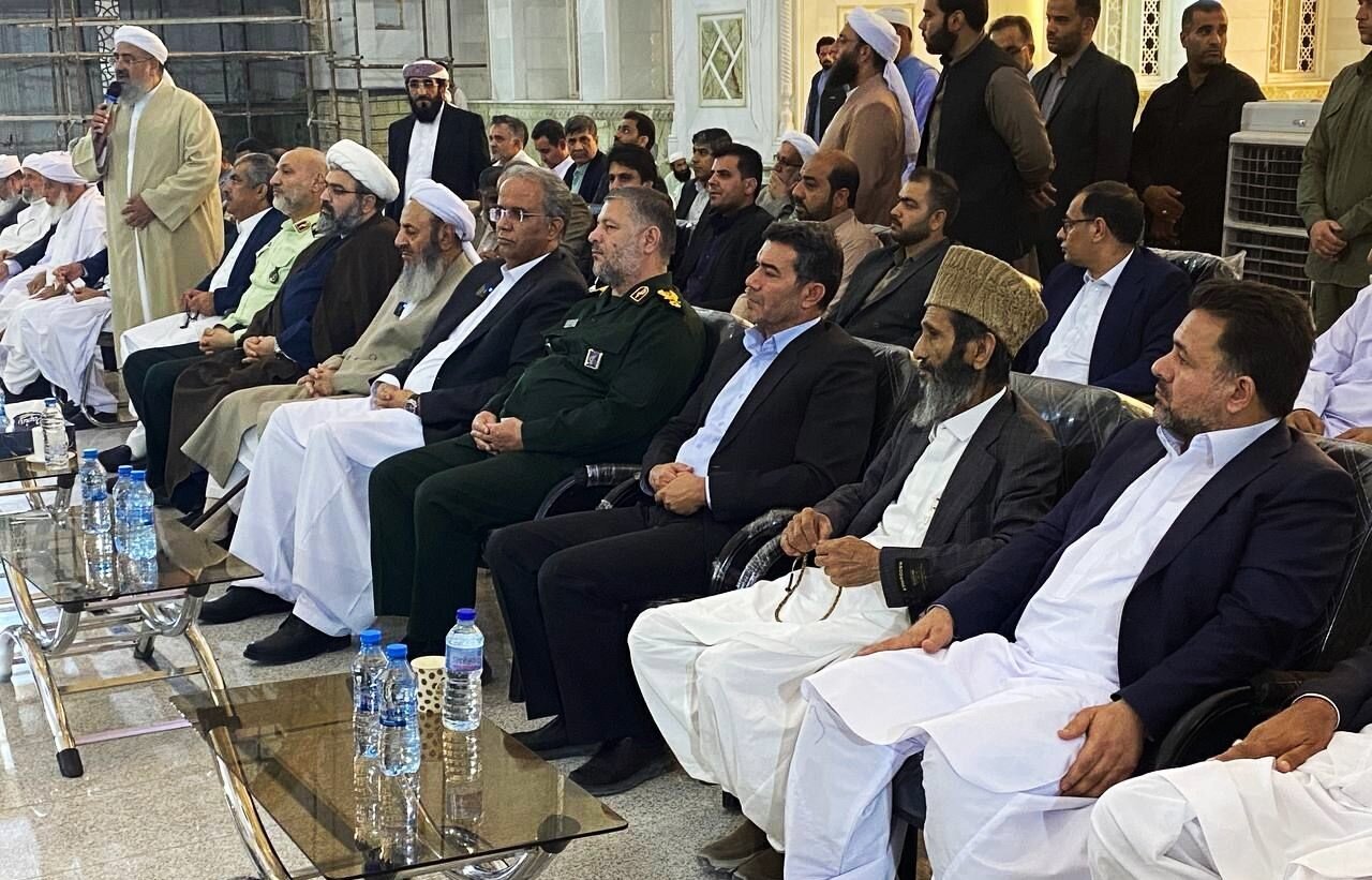 دیدار با خانواده شهدا و مجروحان حادثه ۸ مهر زاهدان