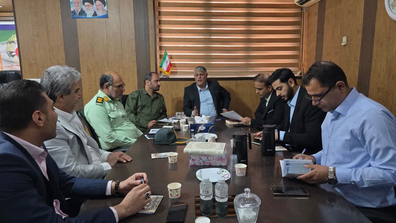 ادارات گناوه در اجرای برنامه های هفته دفاع مقدس همکاری کنند