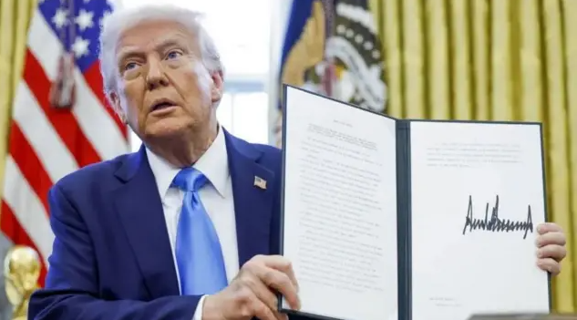 گامهای بلند ترامپ برای قبضه کامل قدرت؛ از مصونیت تا استبداد