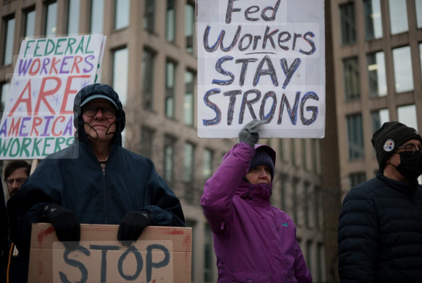 گامهای بلند ترامپ برای قبضه کامل قدرت؛ از مصونیت تا استبداد