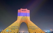Tahran'da Azadi Kulesi'ne Ermenistan bayrağı yansıtıldı