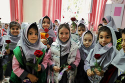 زنگ شکوفه‌ها در مدارس قزوین نواخته شد