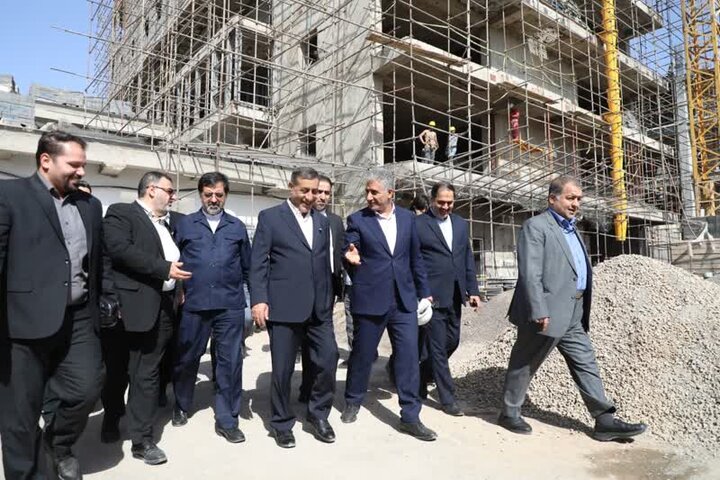 بازدید معاون اجرایی رئیسجمهور از روند احداث بیمارستان کودکان قم