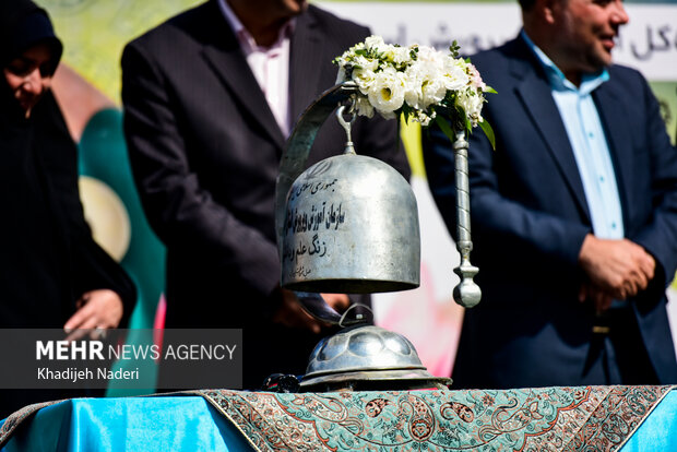 آیین جشن شکوفه ها در اصفهان