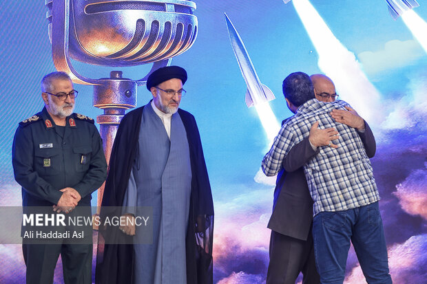 مراسم رونمایی از مجموعه مستند رادیویی موج حقیقت