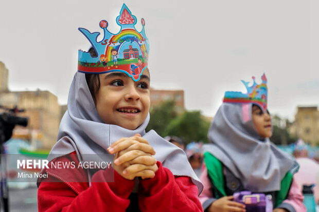 جشن شکوفه‌ها در تبریز
