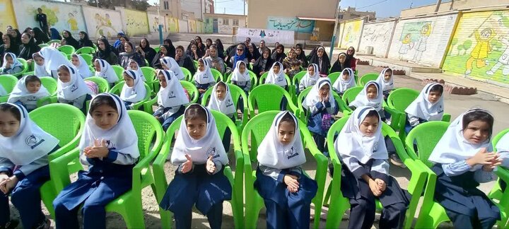 بدء العام الدراسي الجديد في ايران