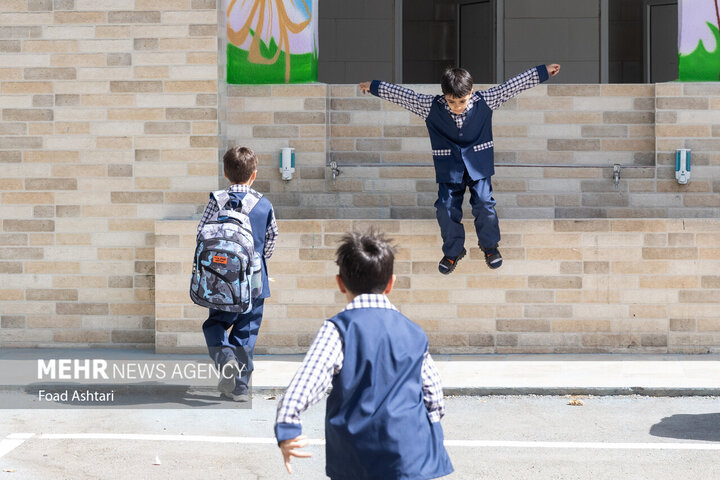 بدء العام الدراسي الجديد في ايران