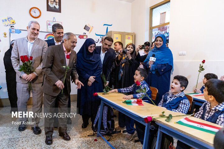 بدء العام الدراسي الجديد في ايران