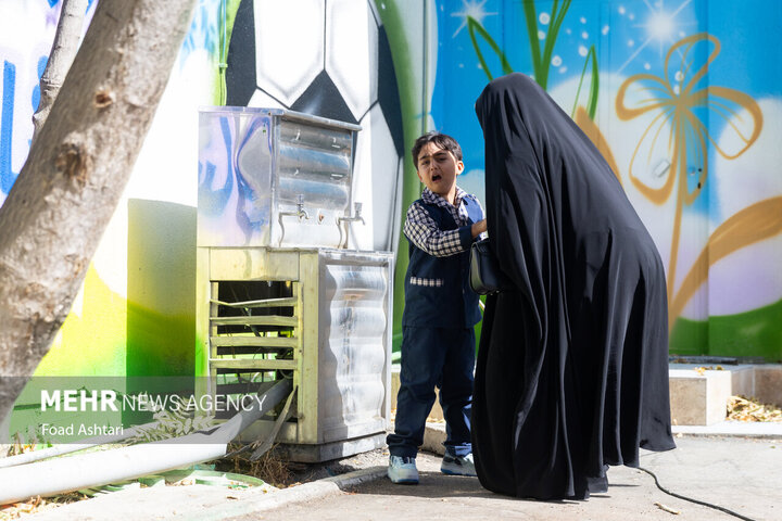 بدء العام الدراسي الجديد في ايران