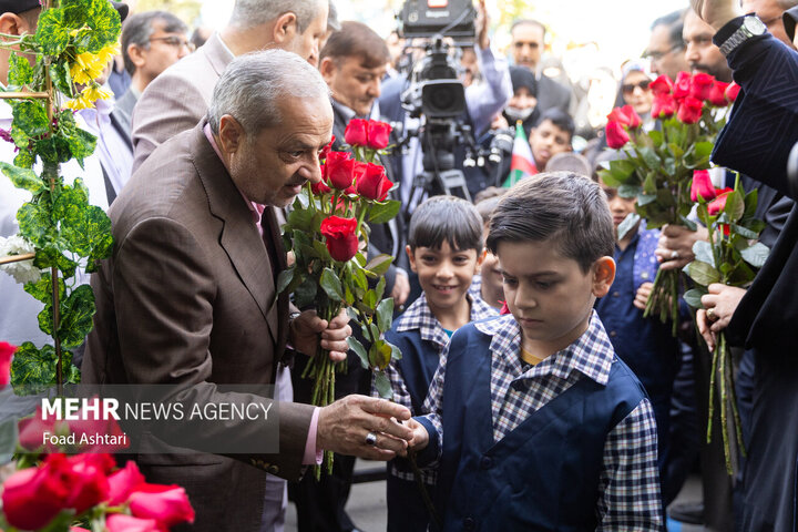 بدء العام الدراسي الجديد في ايران