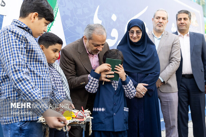 بدء العام الدراسي الجديد في ايران