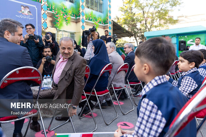 بدء العام الدراسي الجديد في ايران